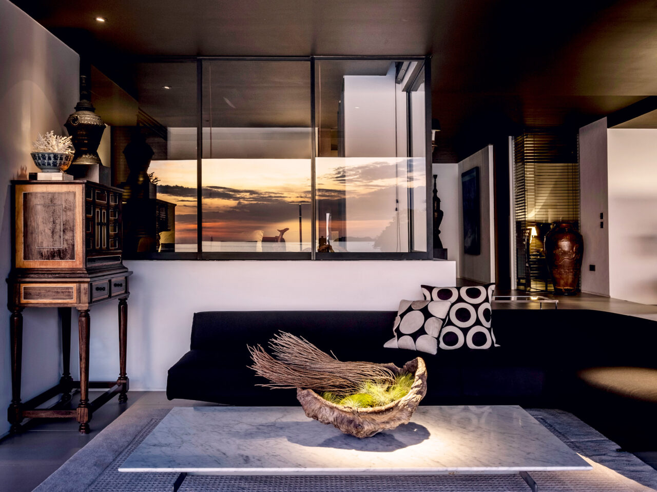 Anton Mendoza Beach House in Tali Beach