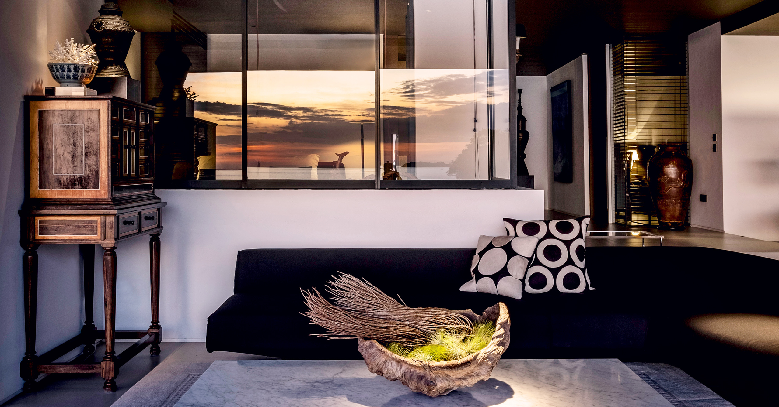 Anton Mendoza Beach House in Tali Beach