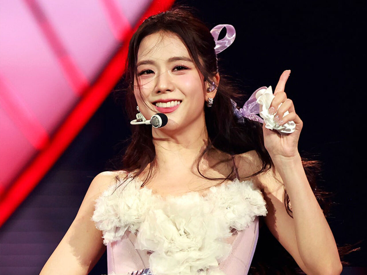 Blackpink Jisoo in a ruffle ribbon outfit