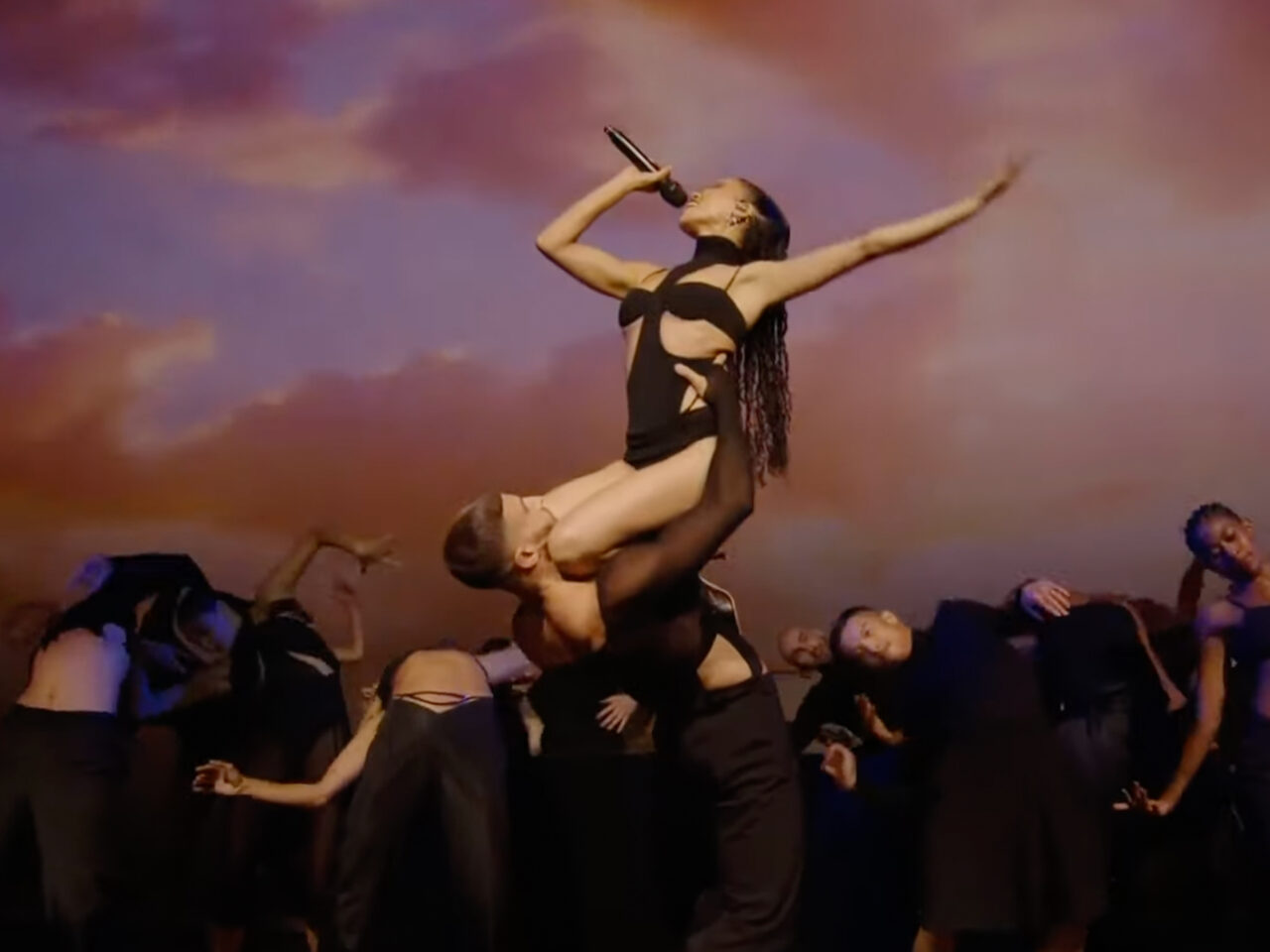 FKA Twigs Joined the Rambert Dance Company On Stage at Vogue World: London