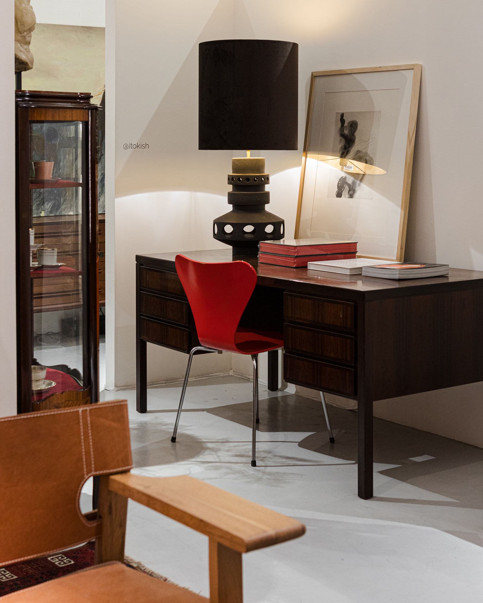 Office table inside the ITO KISH seasonal space.