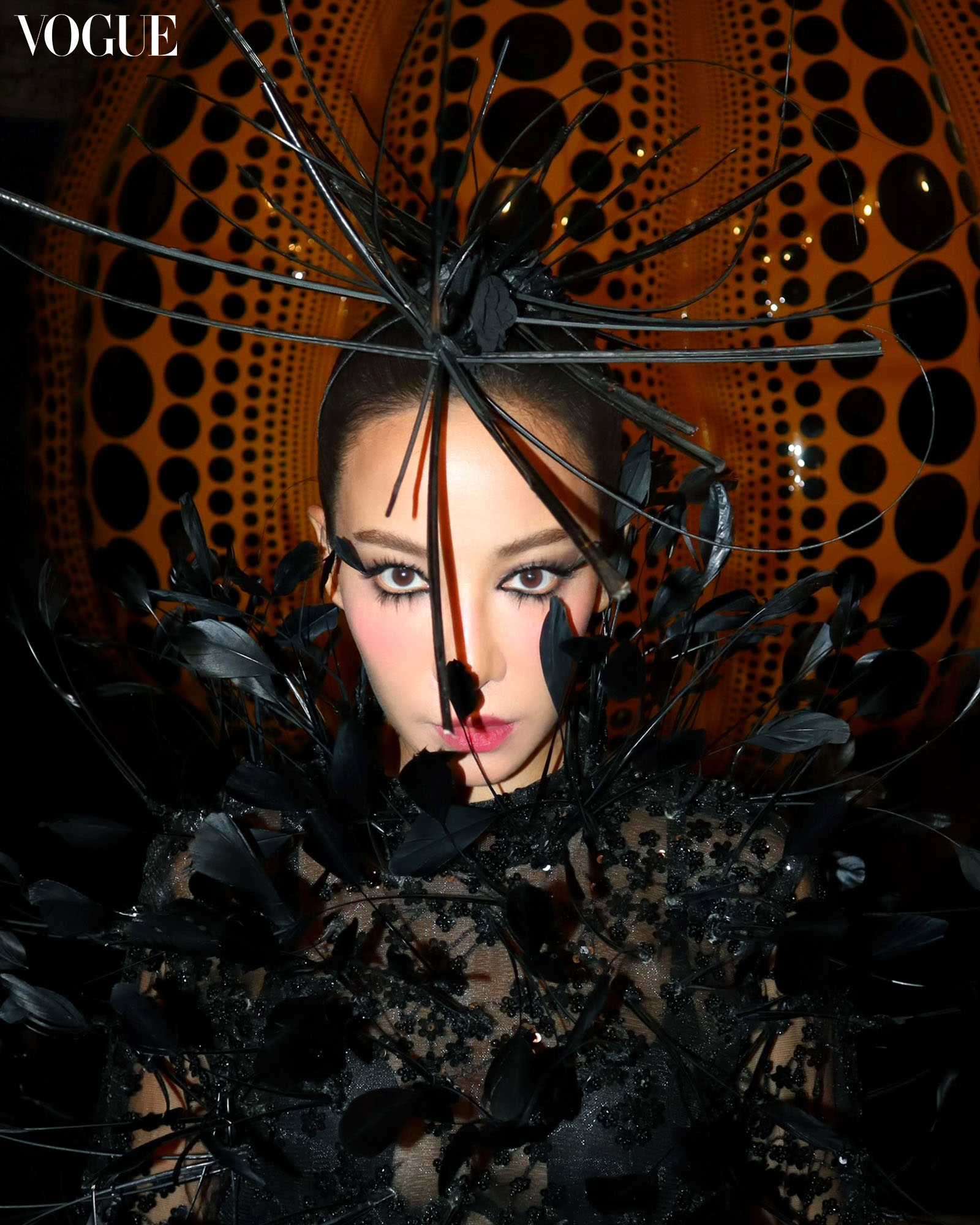 Fiona Xie&rsquo;s architectural headdress for the 2023 Opulence Ball.