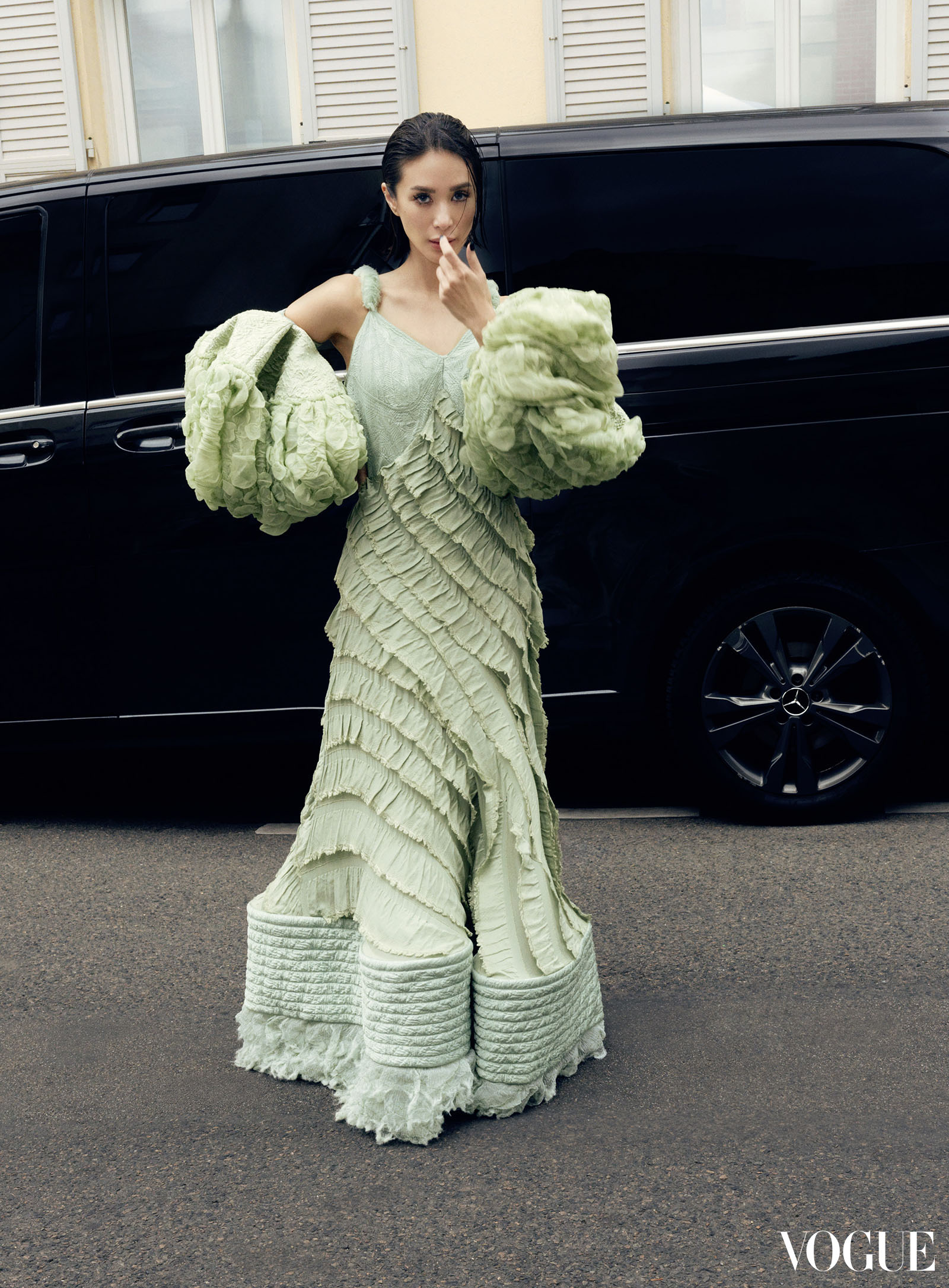 Heart Evangelista wearing a Louis Vuitton mermaid hem flounce gown.