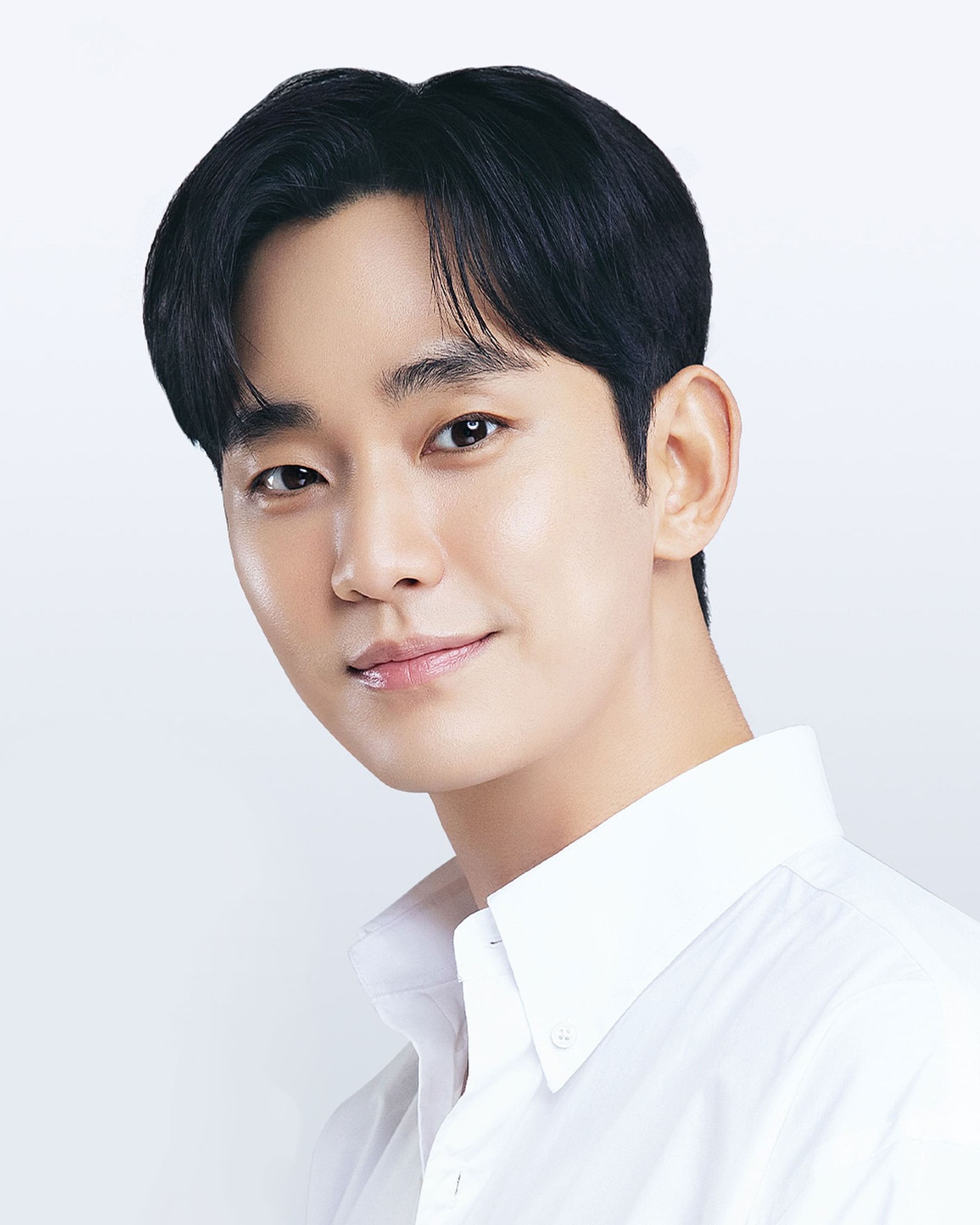 Kim Soo Hyun wearing a white shirt