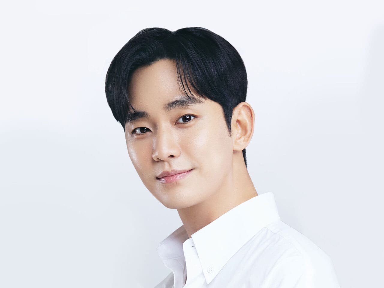 Kim Soo Hyun wearing a white shirt