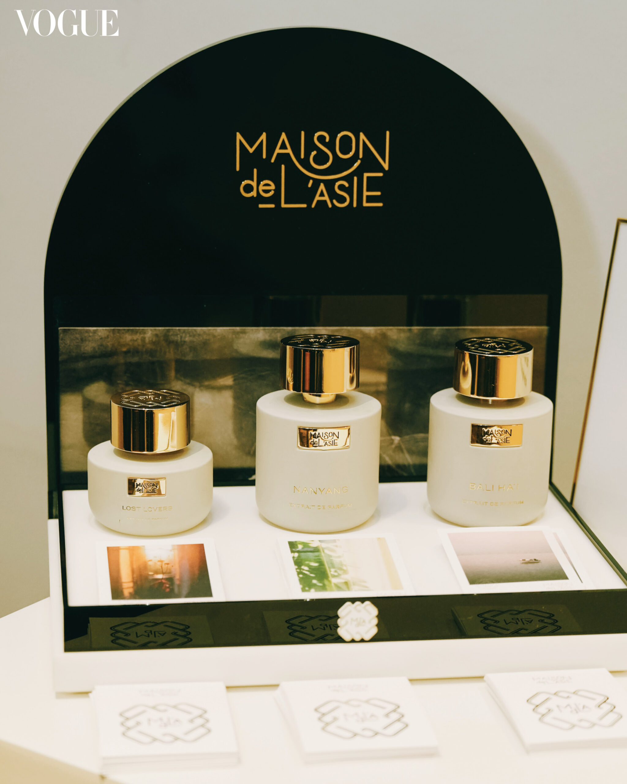 Maison de L'Asie scents stationed at Palais Galliera.