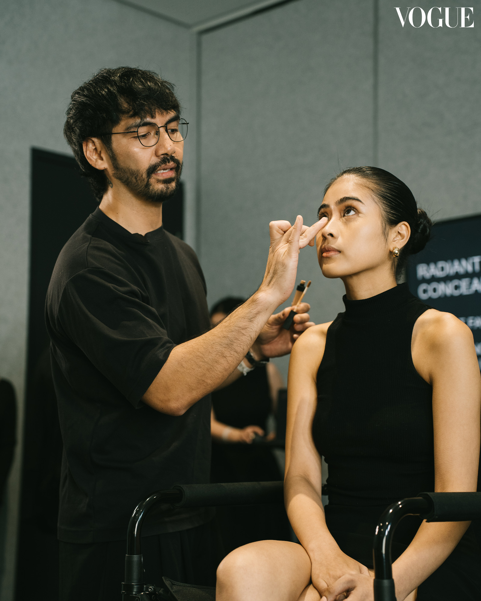 Makeup artist Jigs Mayuga during his NARS Masterclass at Vogue Threads Manila