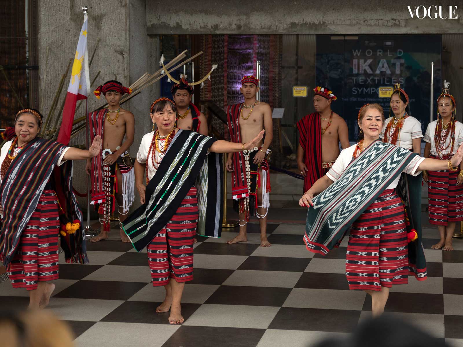 Photo of performers at the World Ikat Textiles Symposium