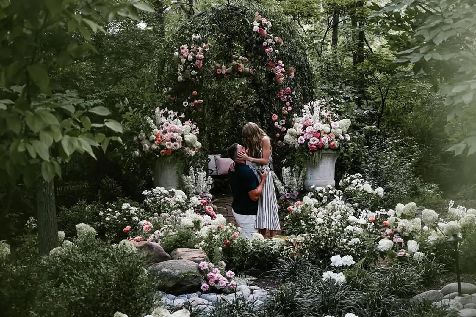 taylor swift and travis kelce engaged