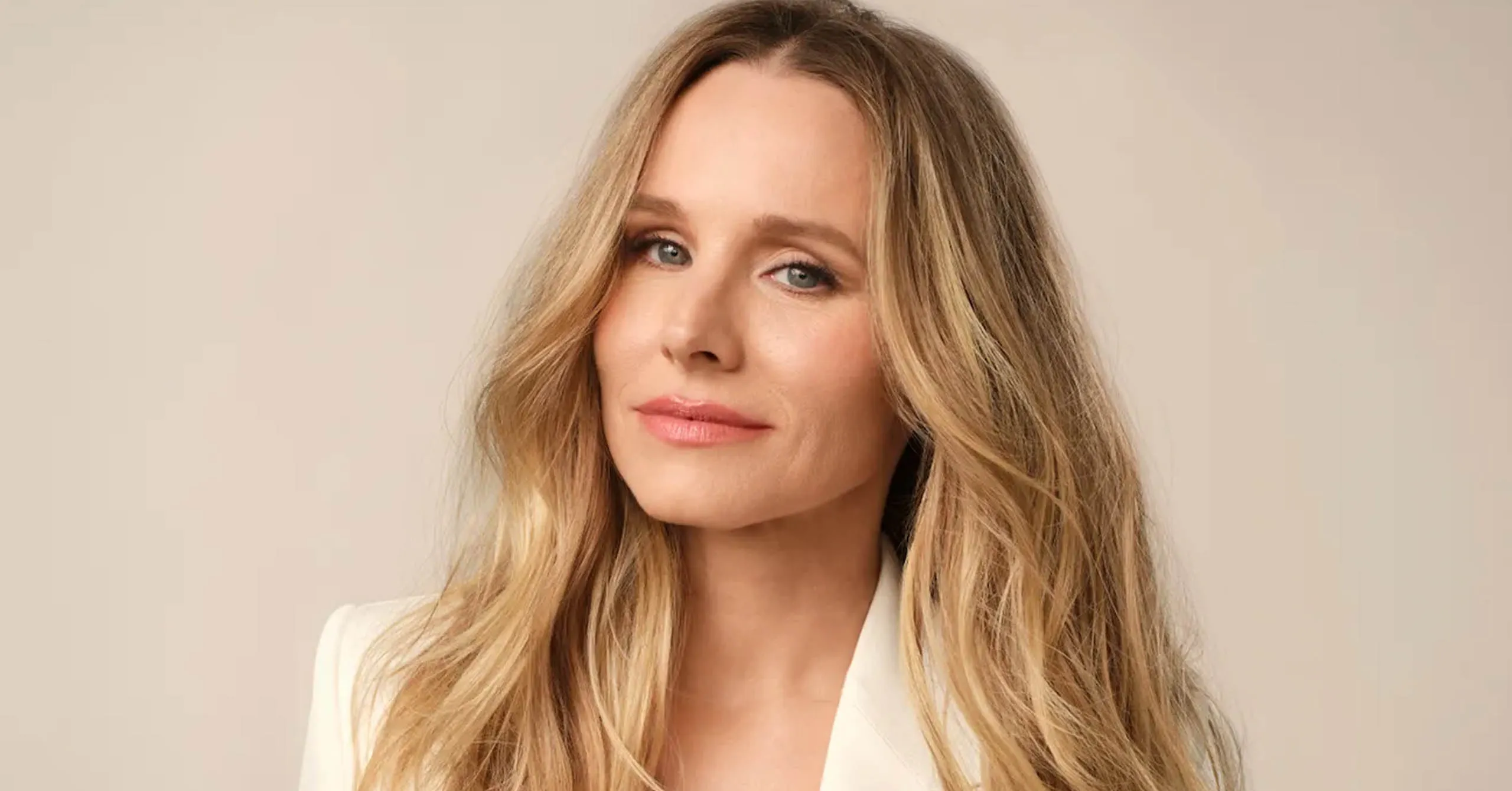 Kristen Bell on Smart Beauty Routines and Leaning Into Feelings